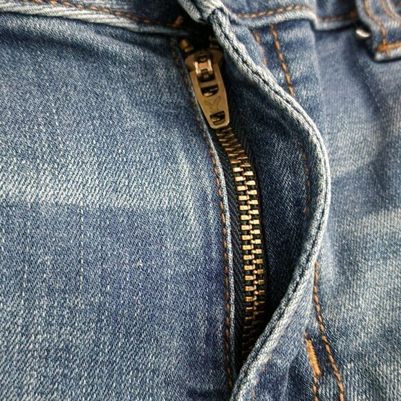 American Eagle Skinny Bermuda Shorts - Picture 9 of 14